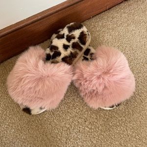 SHIRALEAH VAIL LEOPARD PRINT PLUSH SLIPPERS, BLUSH
